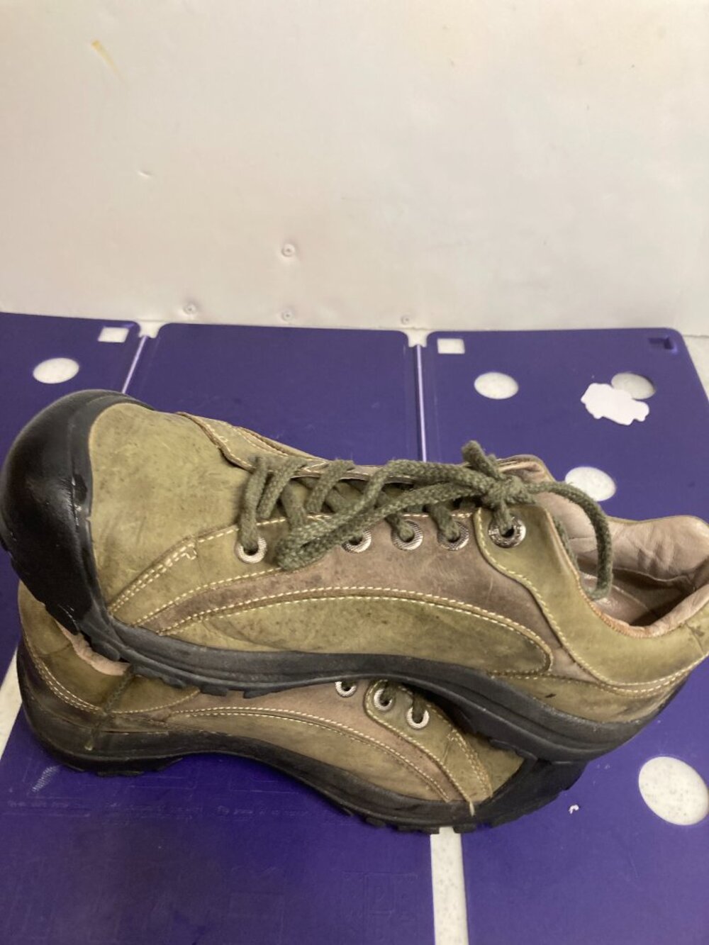 KEEN MENS OLIVE GREEN HIKING SHOE SIZE 11 - Picture 8 of 8